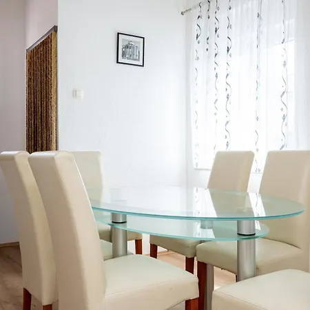 Apartman Family Friendly With A Swimming Pool - 22530 Zadar
