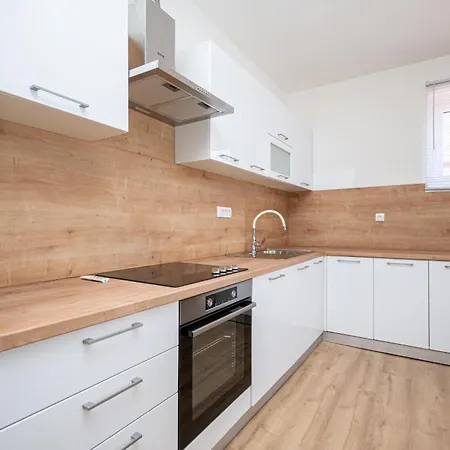 Family Friendly With A Swimming Pool - 22530 Apartman *
