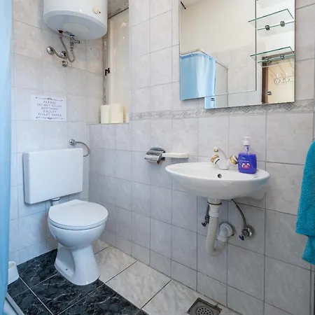 Apartman Family Friendly With A Swimming Pool - 22530 *